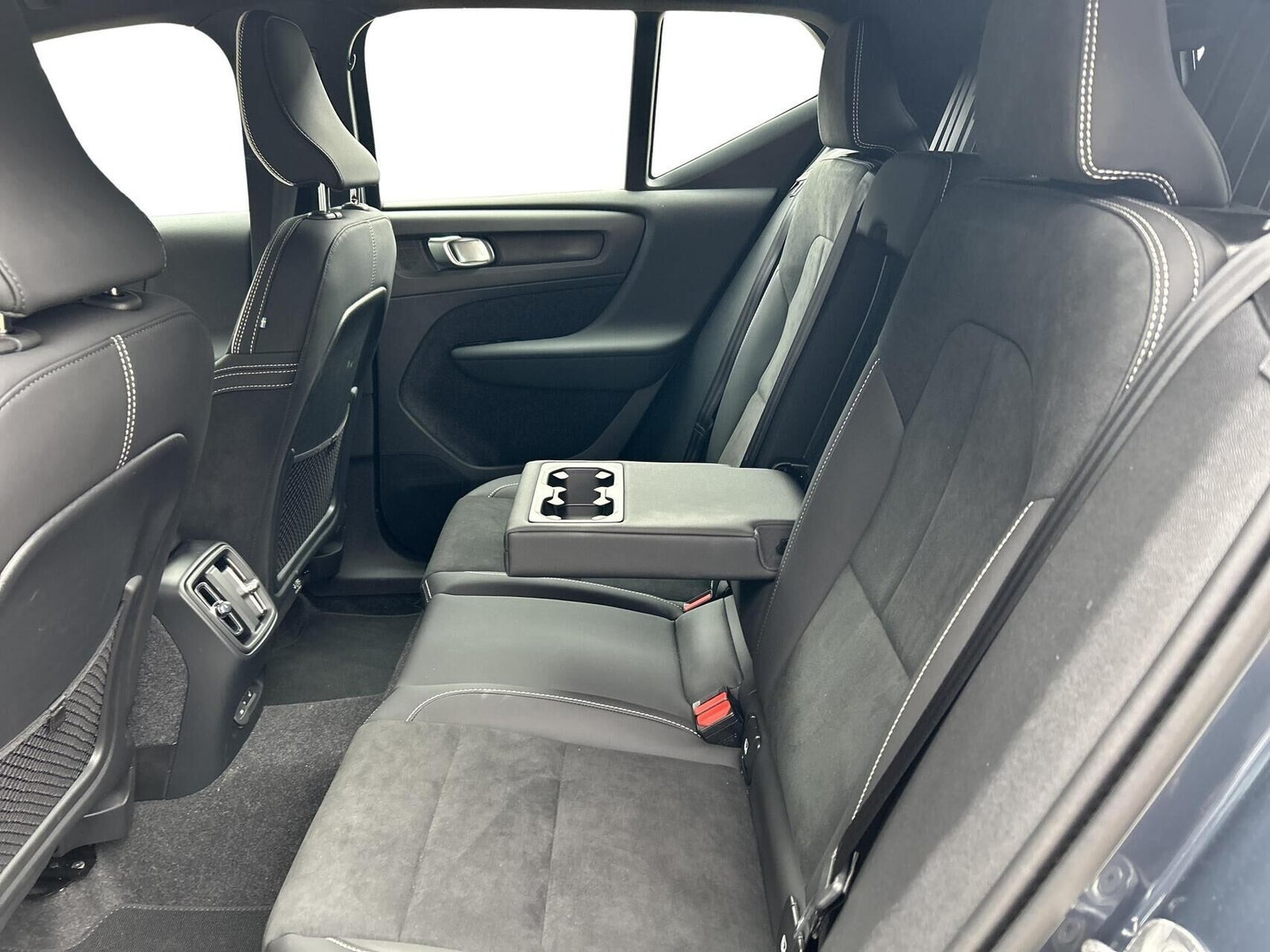 Blå Volvo EX40 fra 2026