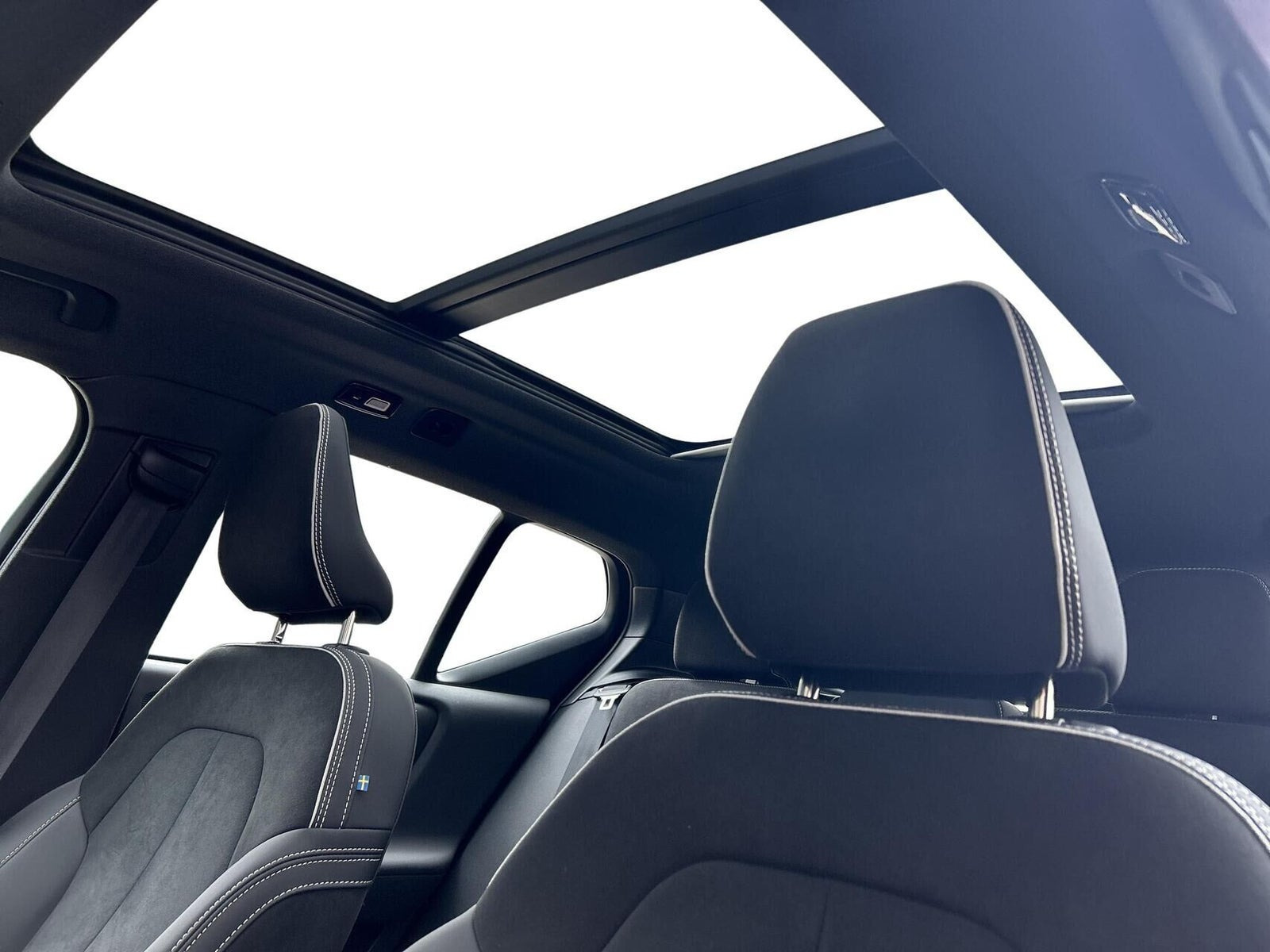 Blå Volvo EX40 fra 2026