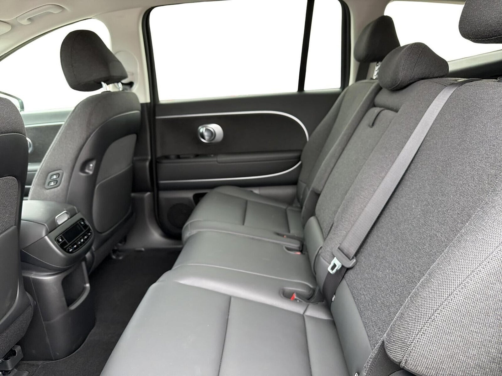 Sort Hyundai Ioniq 9 fra 2026