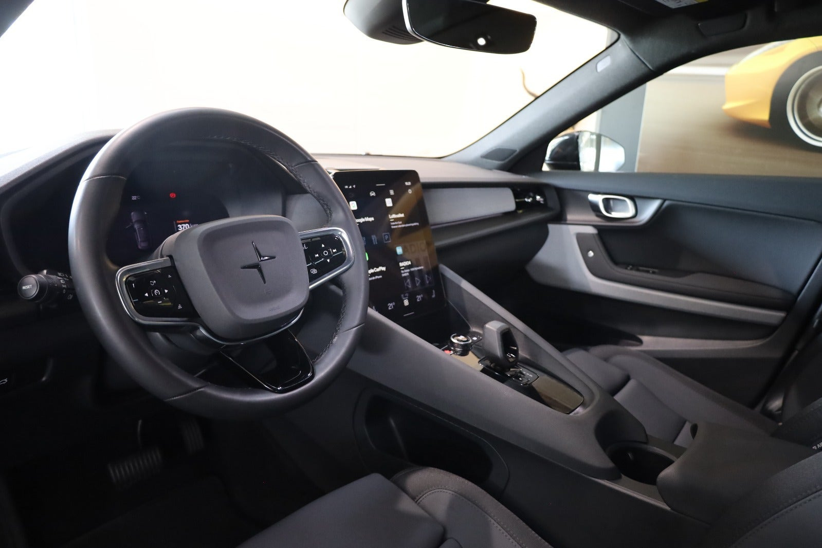 Sort Polestar 2 fra 2024
