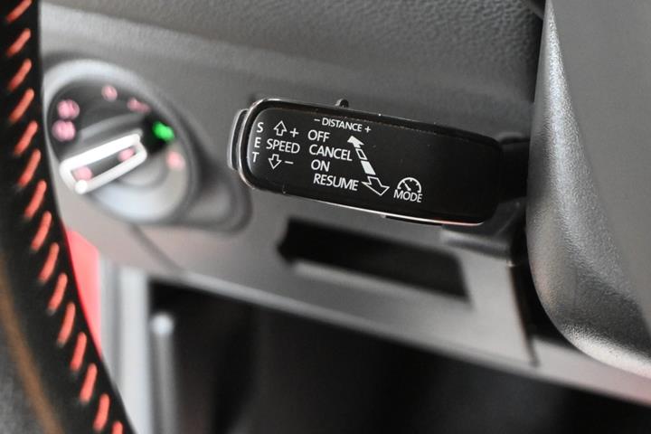 Rød Seat Arona fra 2018