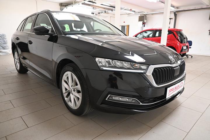 Sort Skoda Octavia fra 2022