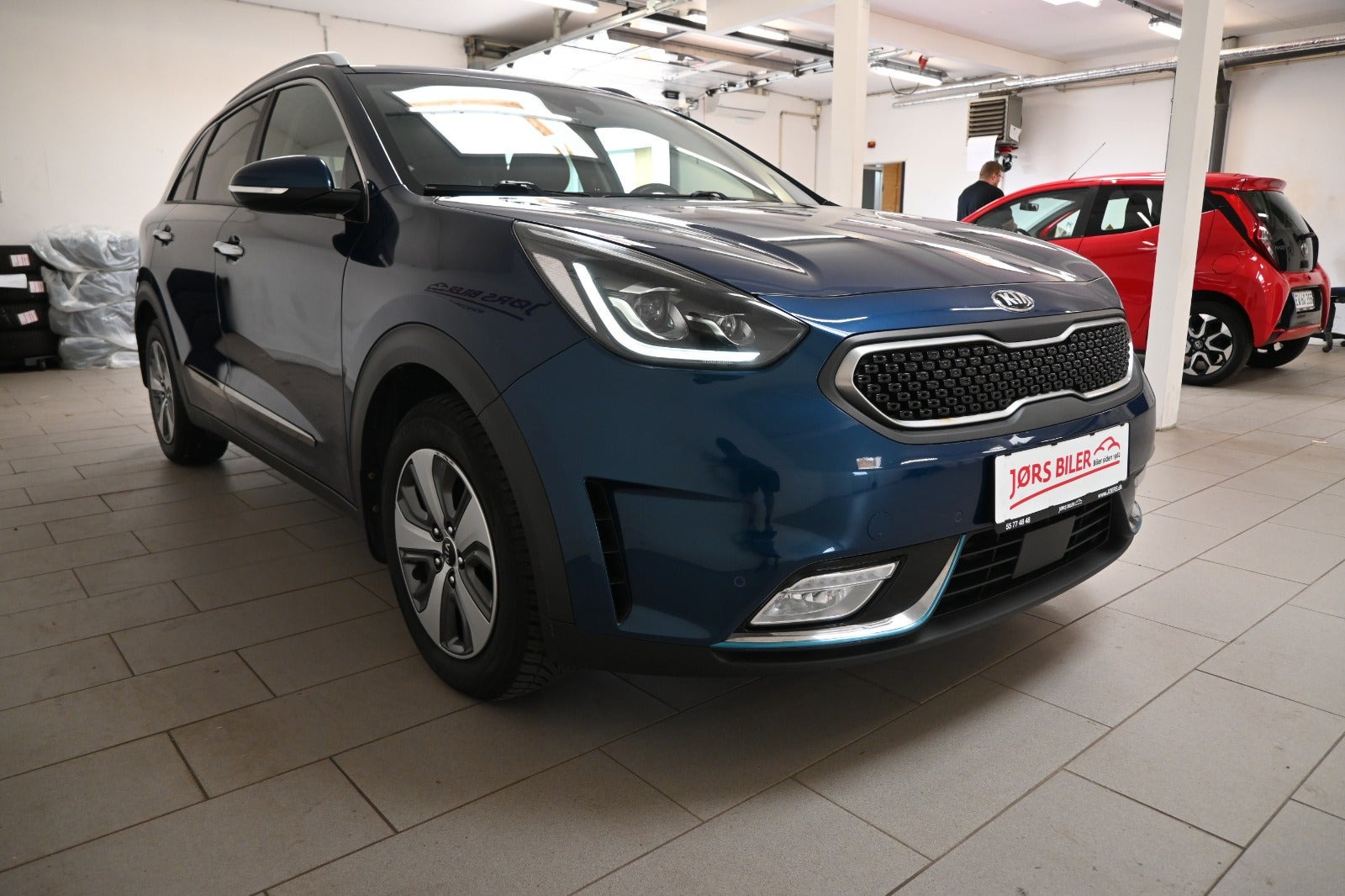 Blå Kia Niro fra 2019