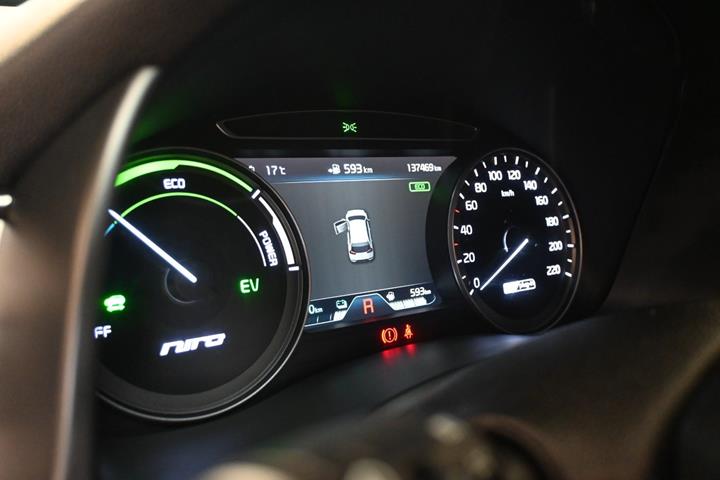 Blå Kia Niro fra 2019