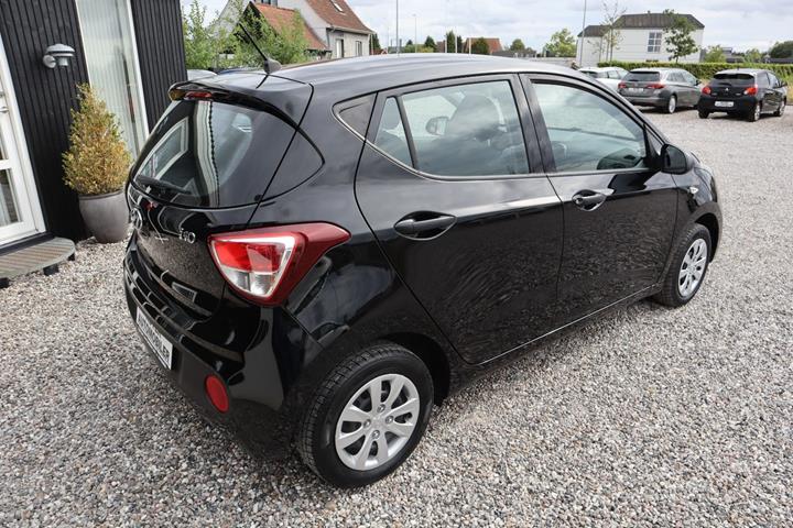Sort Hyundai i10 fra 2018