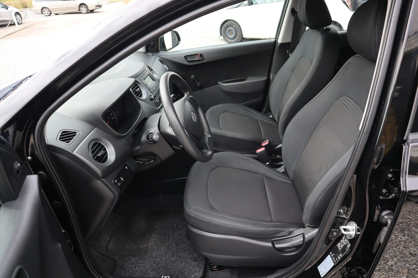 Sort Hyundai i10 fra 2018