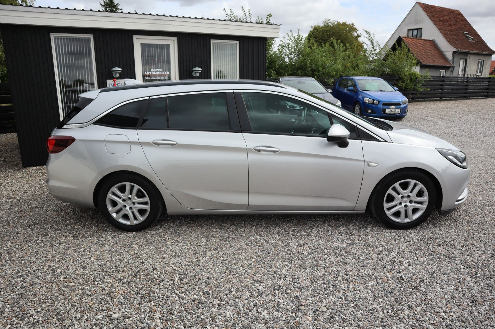 Sølv Opel Astra fra 2017
