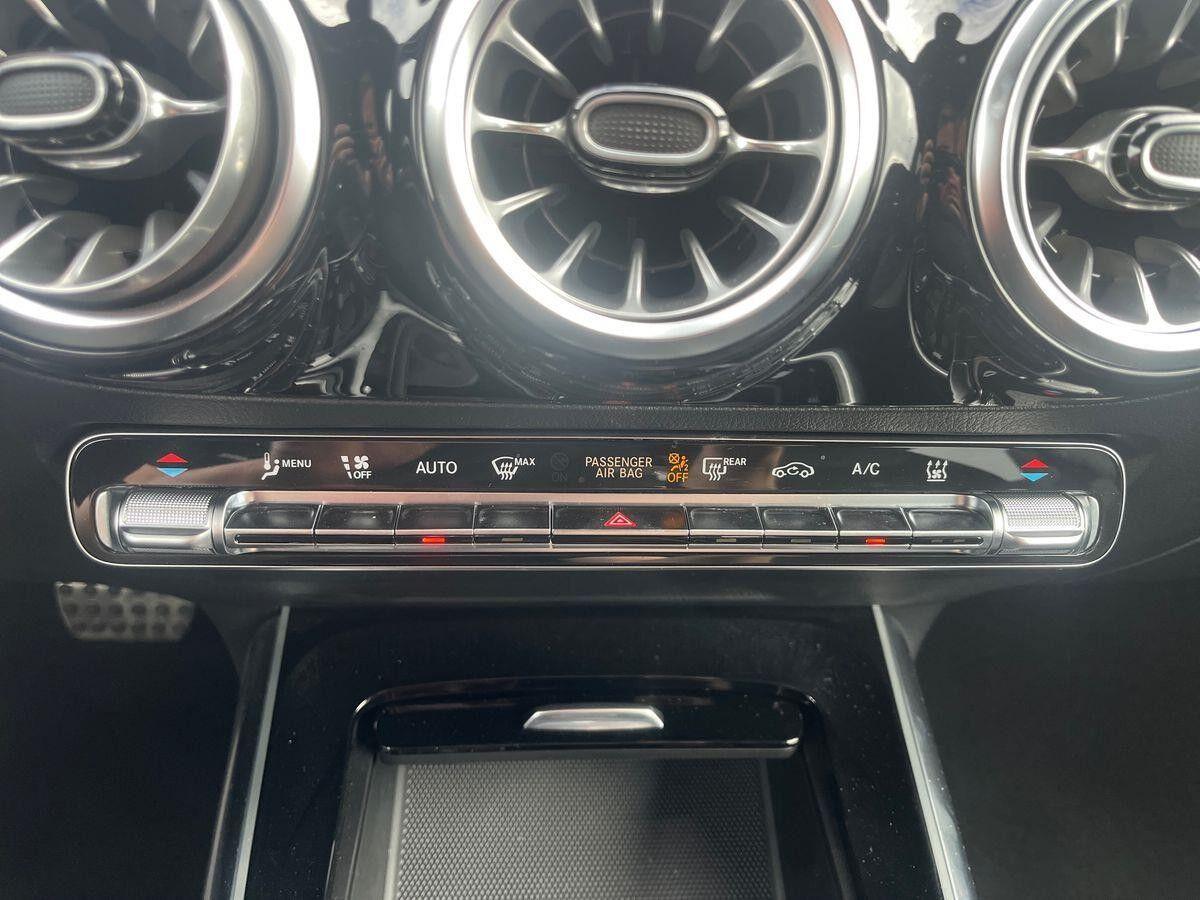 Sort Mercedes EQA250+ fra 2025