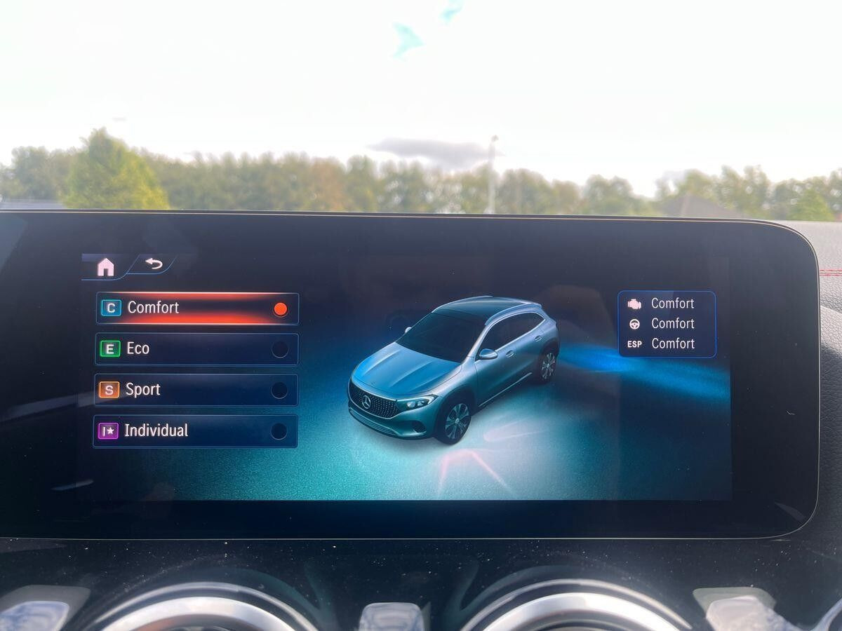 Sort Mercedes EQA250+ fra 2025