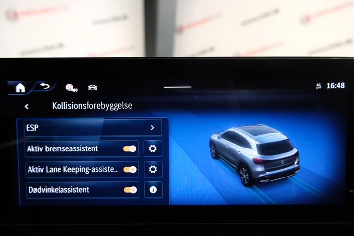 Grå Mercedes EQA250+ fra 2025