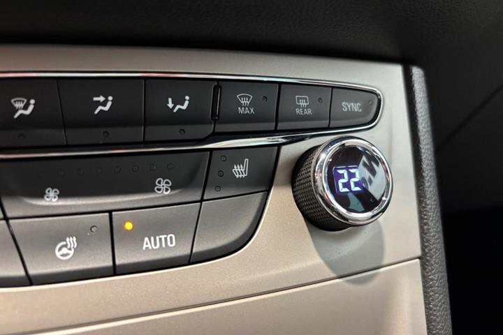 Sort Opel Astra fra 2018