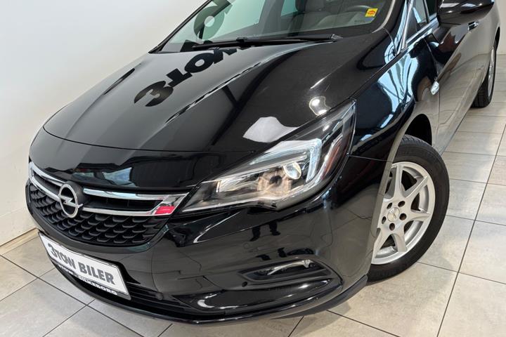 Sort Opel Astra fra 2018