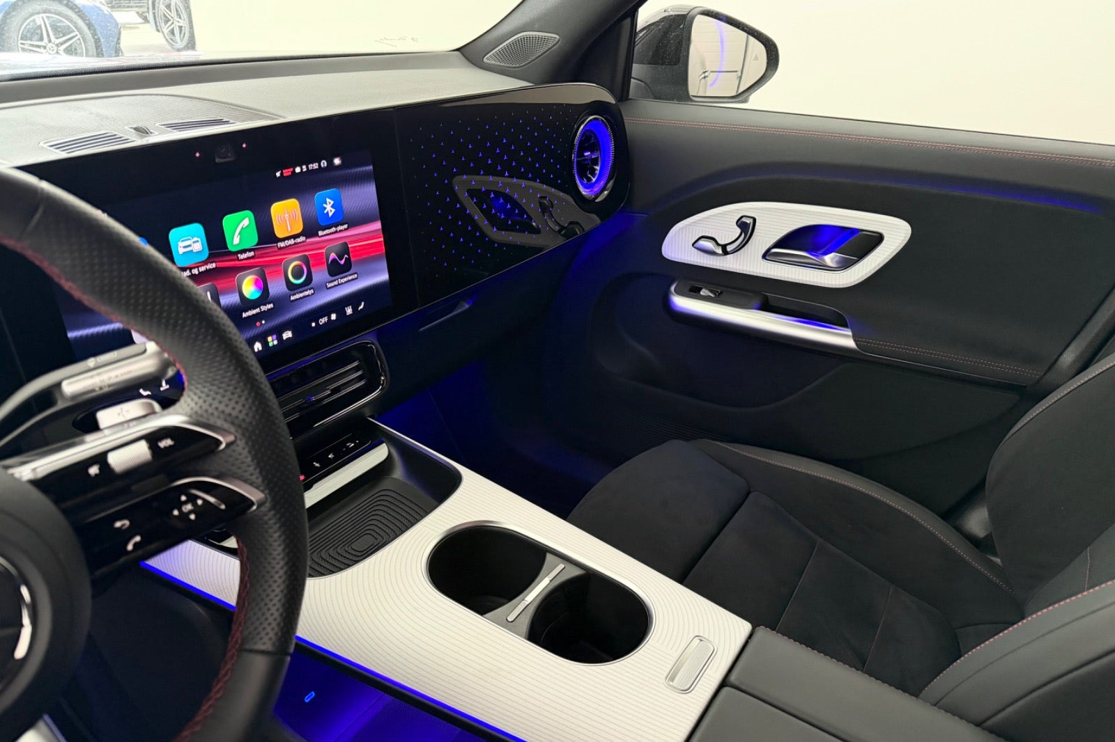 Sort Mercedes GLB250+ fra 2026
