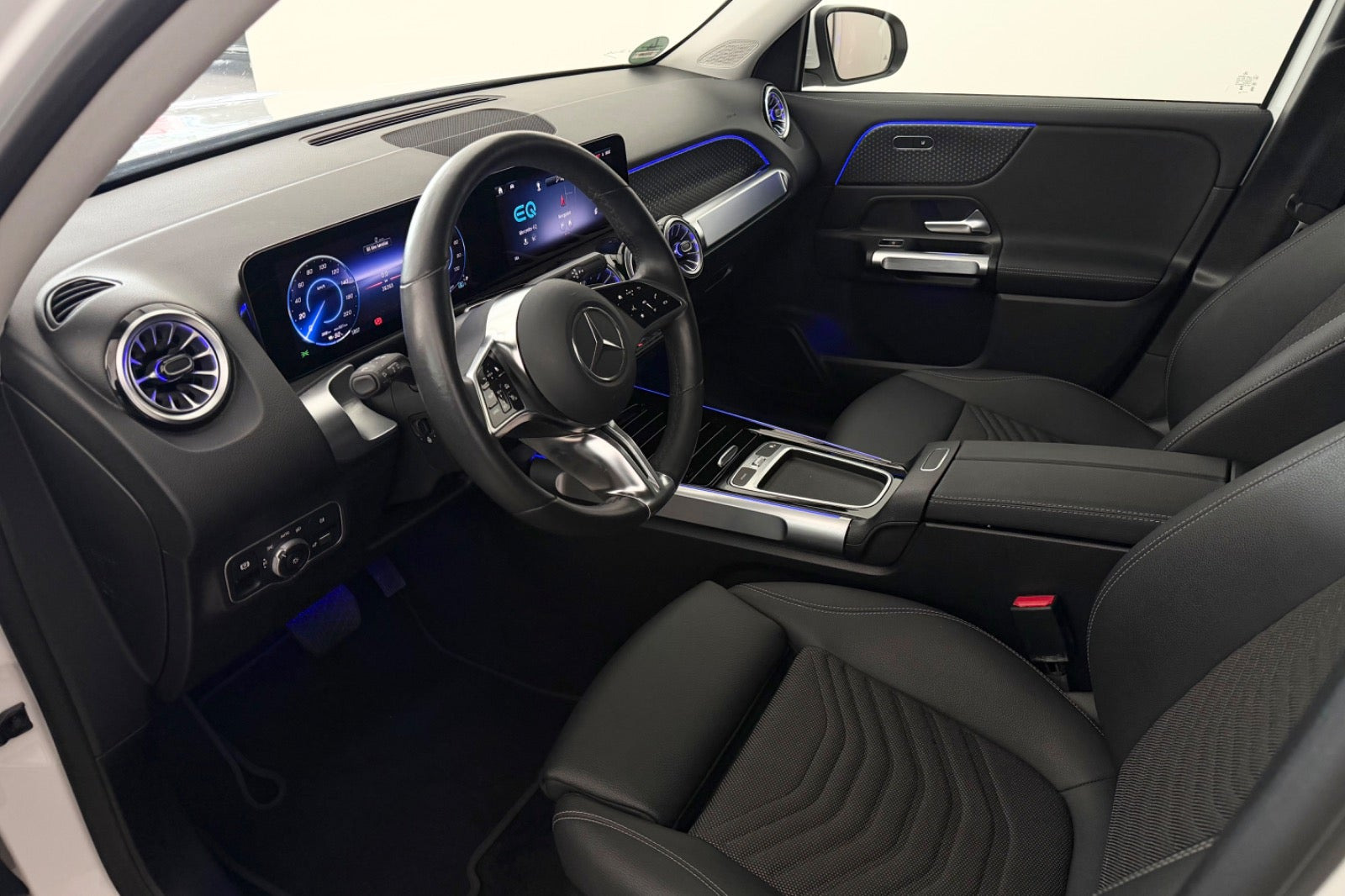 Hvid Mercedes EQB250+ fra 2025