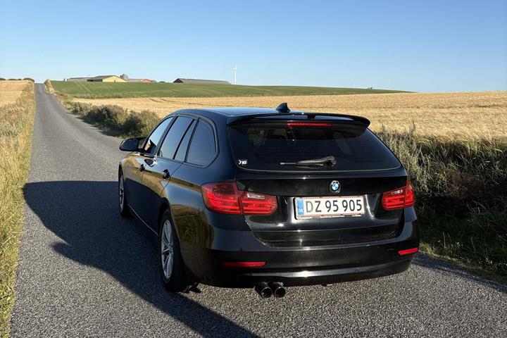Sort BMW 316d fra 2014