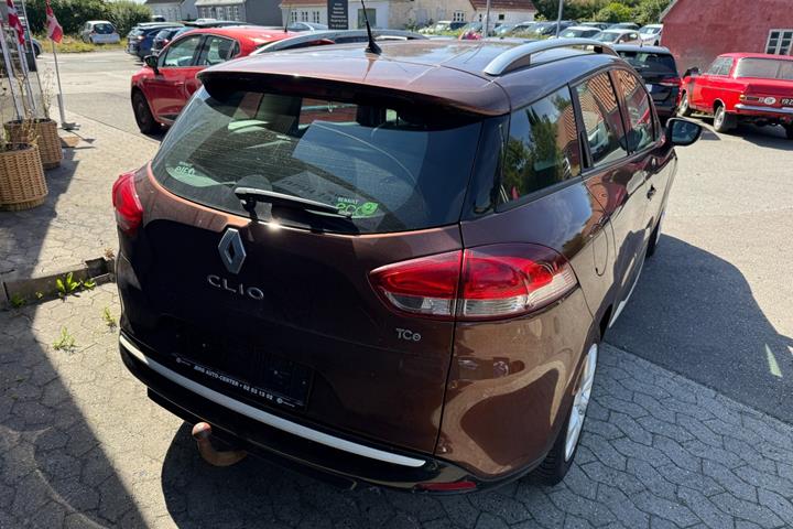 Brun Renault Clio IV fra 2013