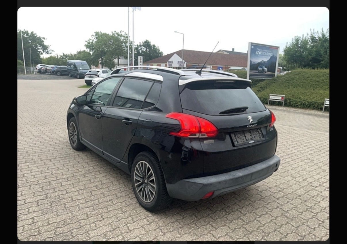 Sort Peugeot 2008 fra 2015