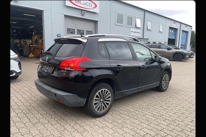 Sort Peugeot 2008 fra 2015