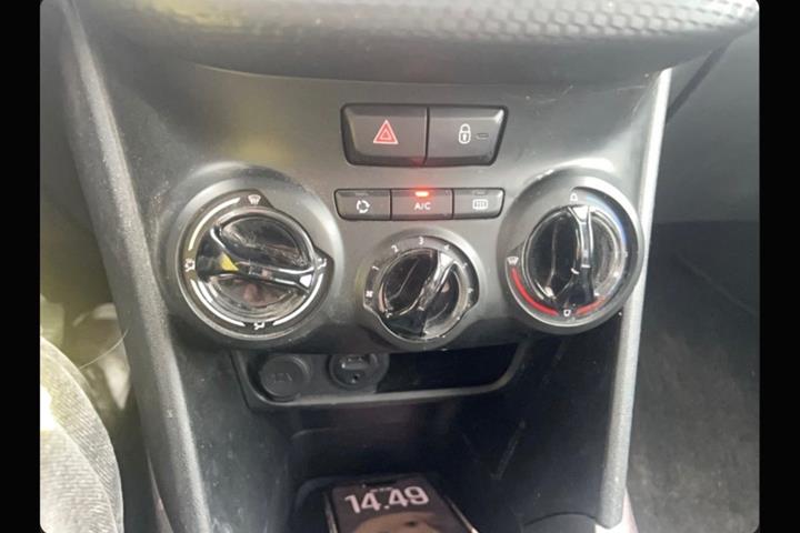 Sort Peugeot 2008 fra 2015