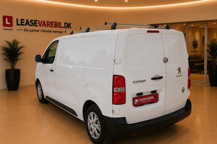 Hvid Peugeot e-Expert fra 2021