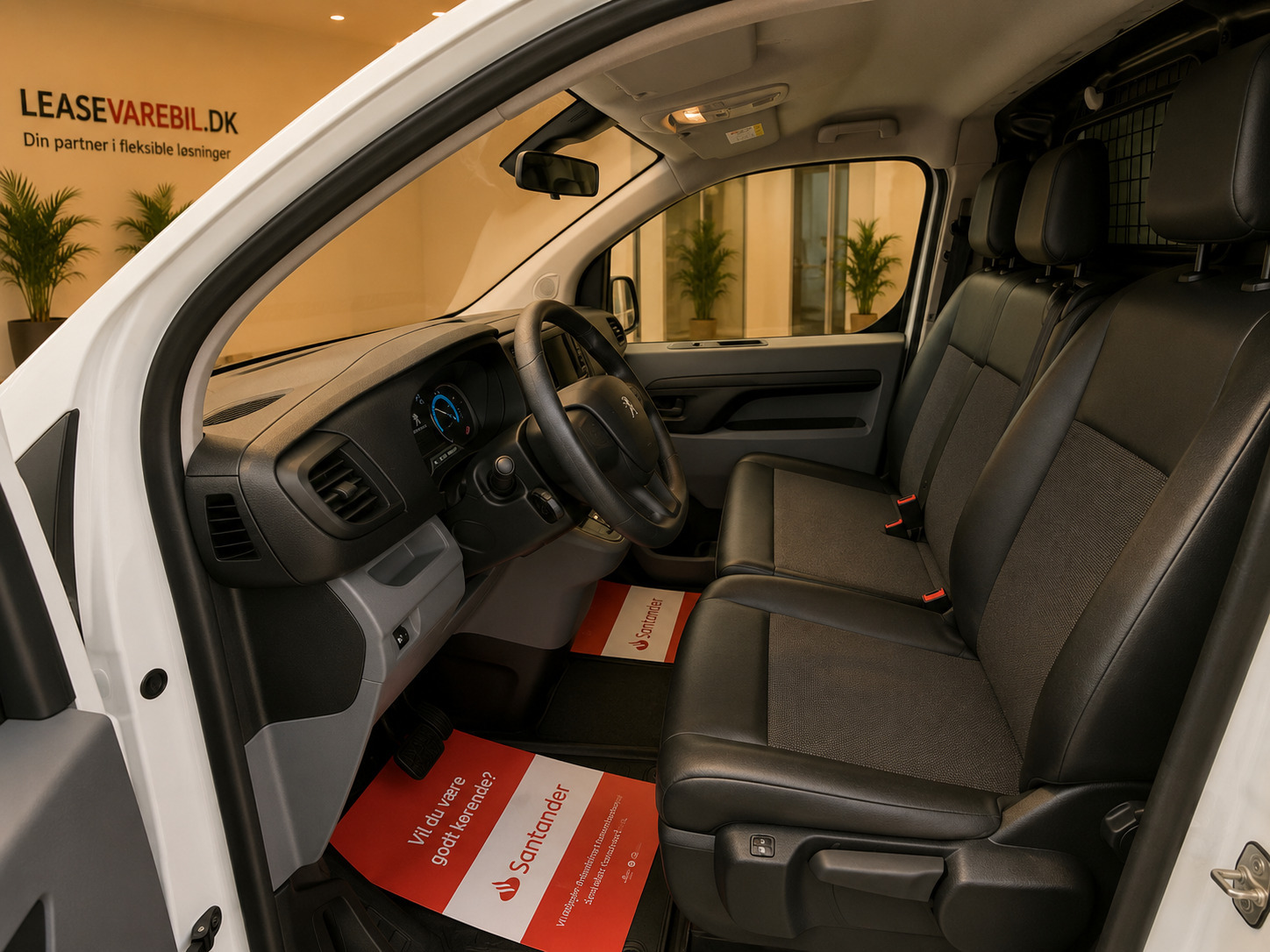 Hvid Peugeot e-Expert fra 2021