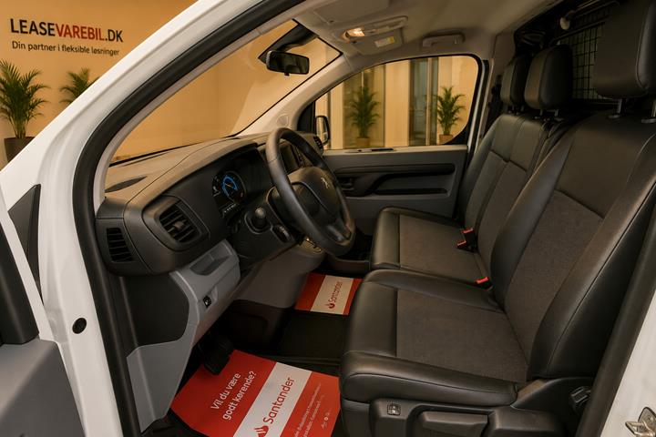 Hvid Peugeot e-Expert fra 2021