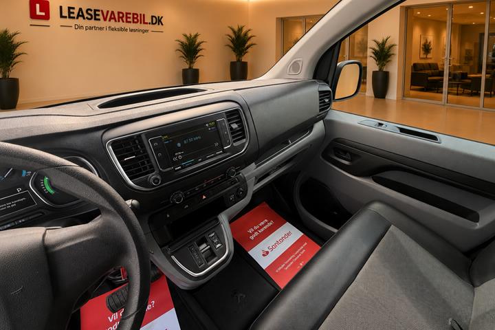 Hvid Peugeot e-Expert fra 2021