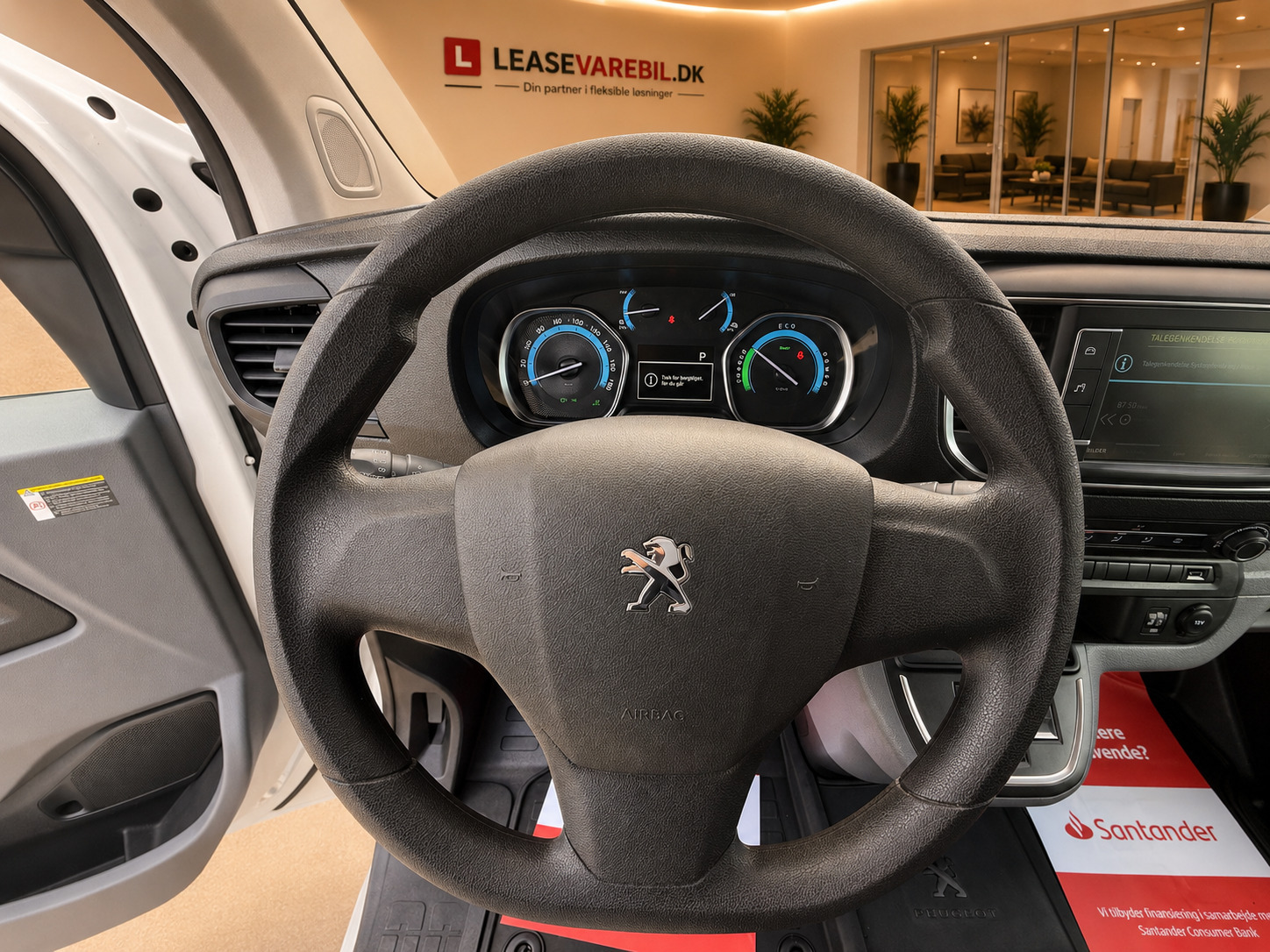 Hvid Peugeot e-Expert fra 2021