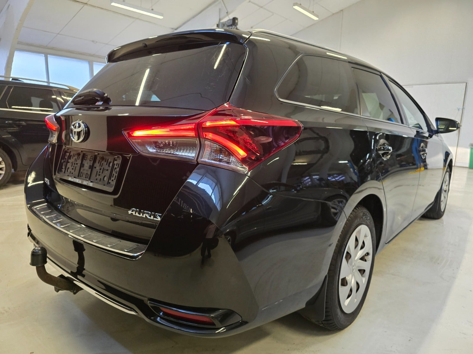 Sort Toyota Auris fra 2015