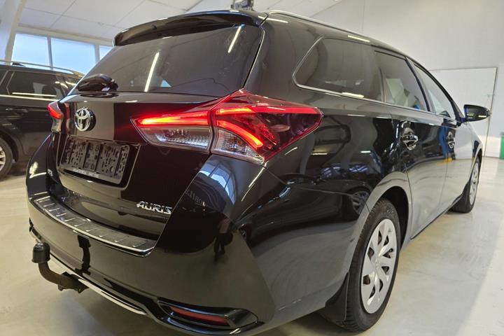 Sort Toyota Auris fra 2015