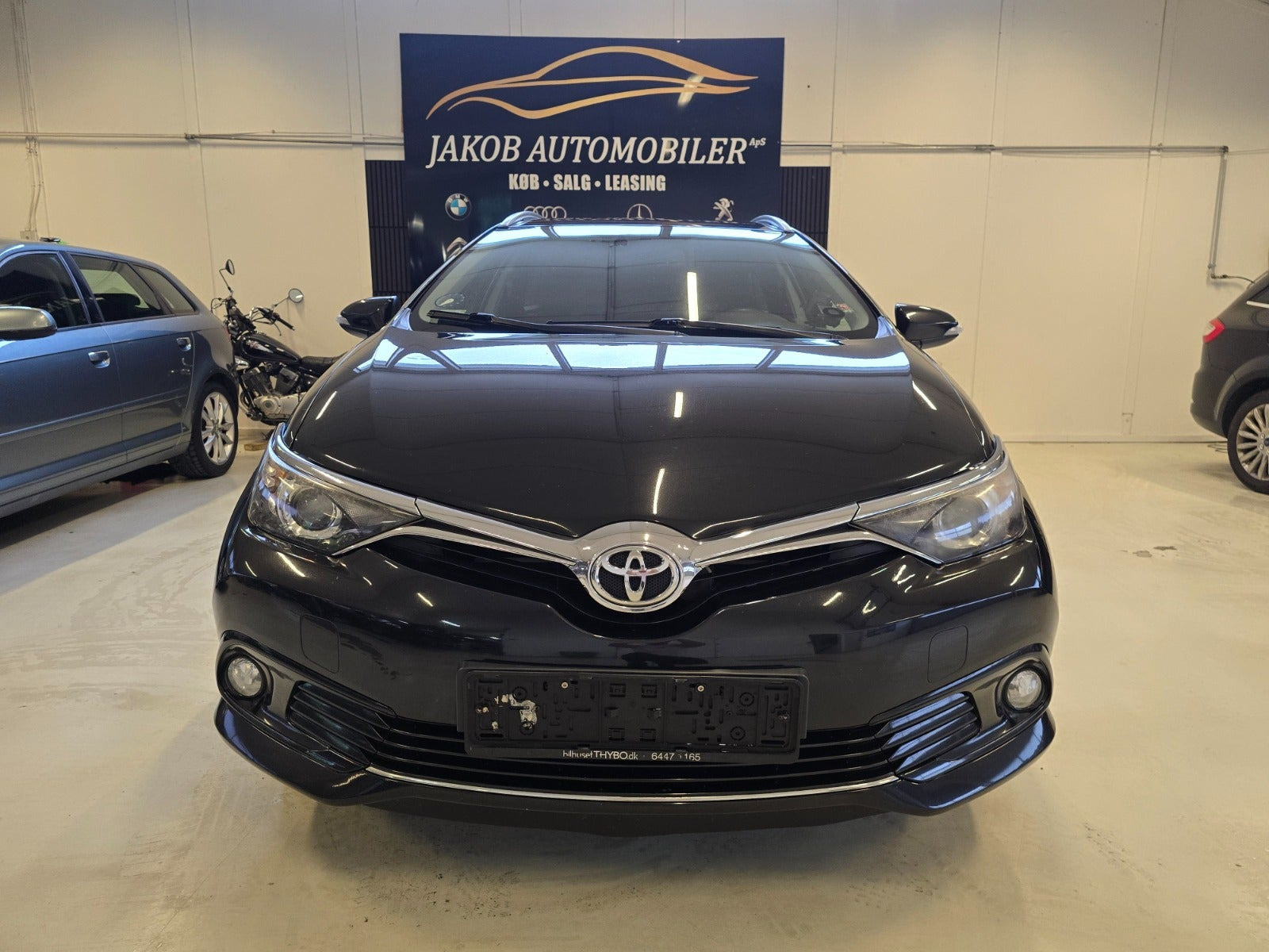 Sort Toyota Auris fra 2015