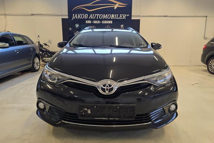 Sort Toyota Auris fra 2015