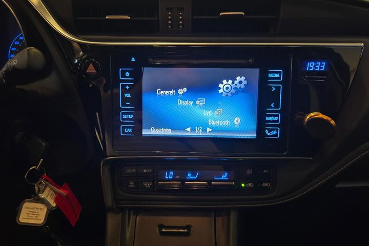 Sort Toyota Auris fra 2015