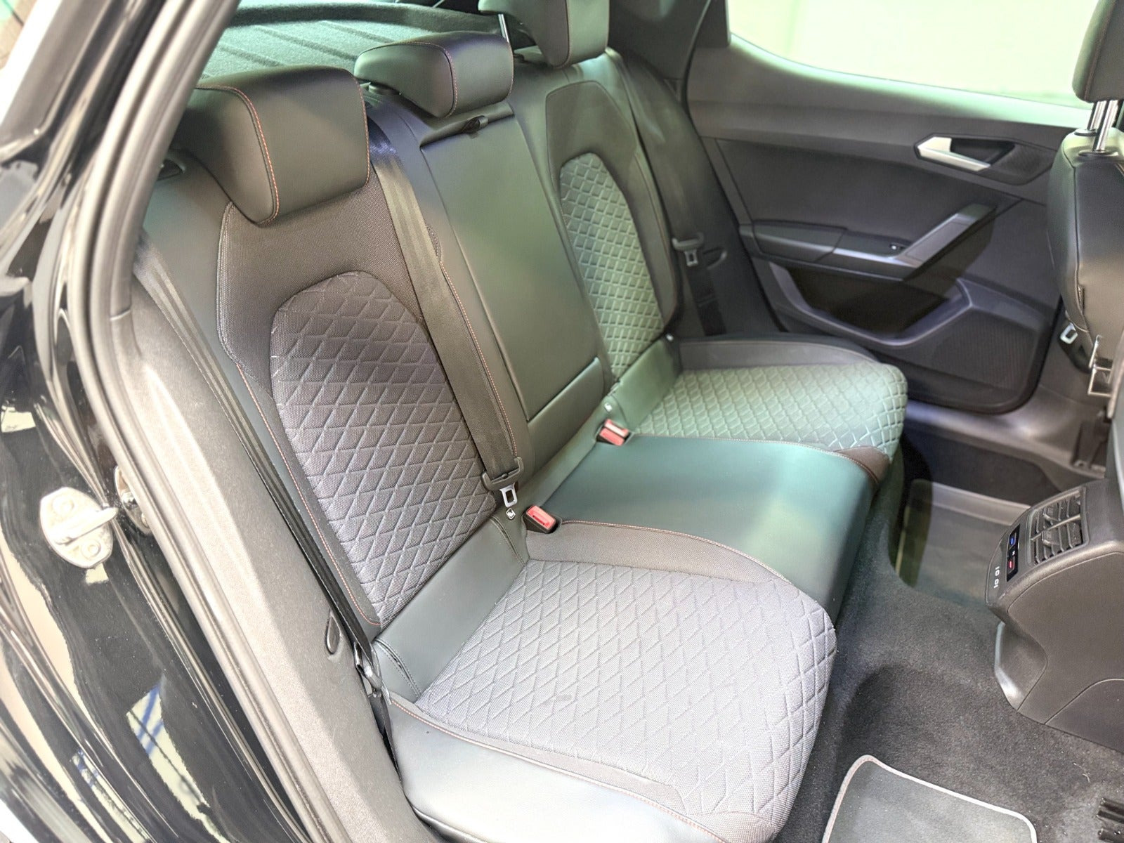 Sort Seat Leon fra 2021