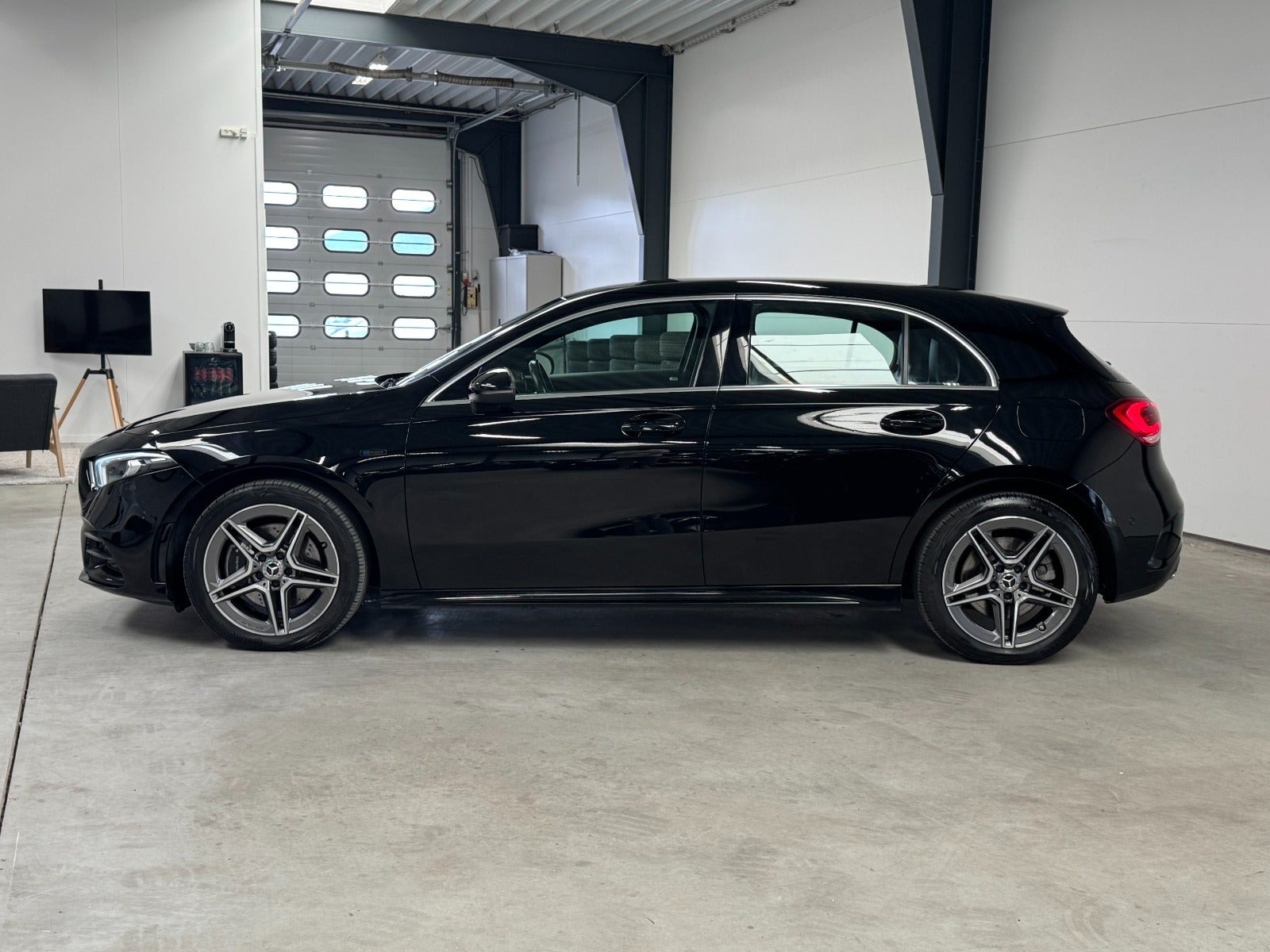 Sort Mercedes A250 e fra 2022