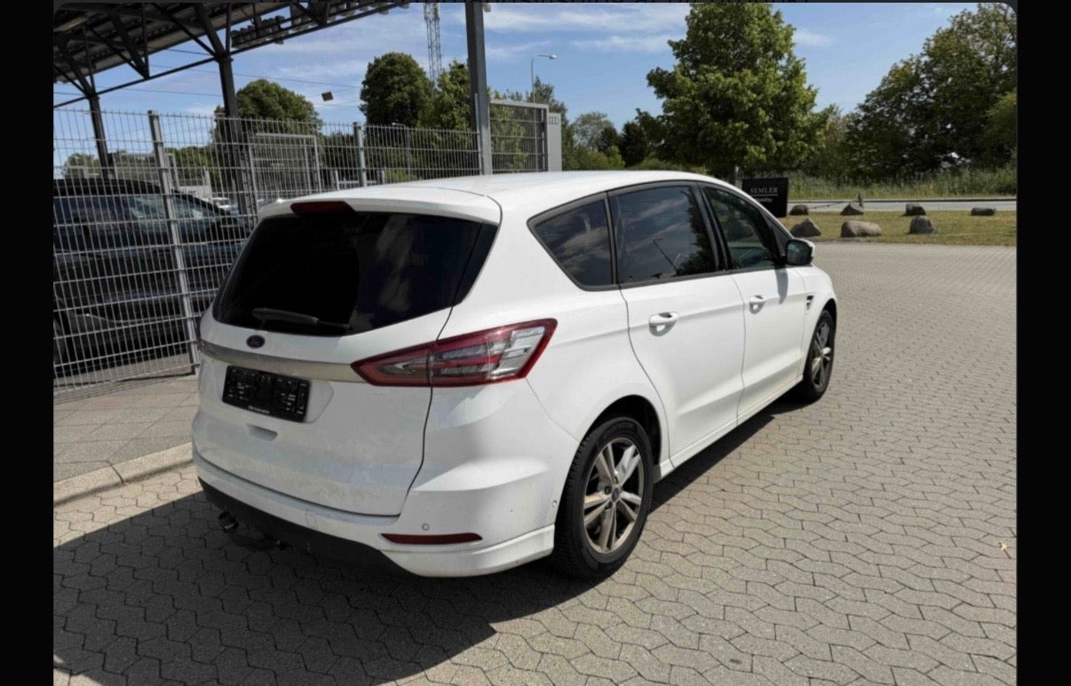 Hvid Ford S-MAX fra 2017