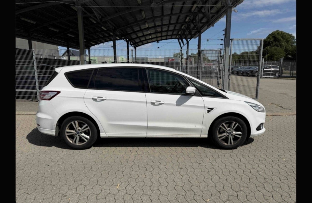 Hvid Ford S-MAX fra 2017