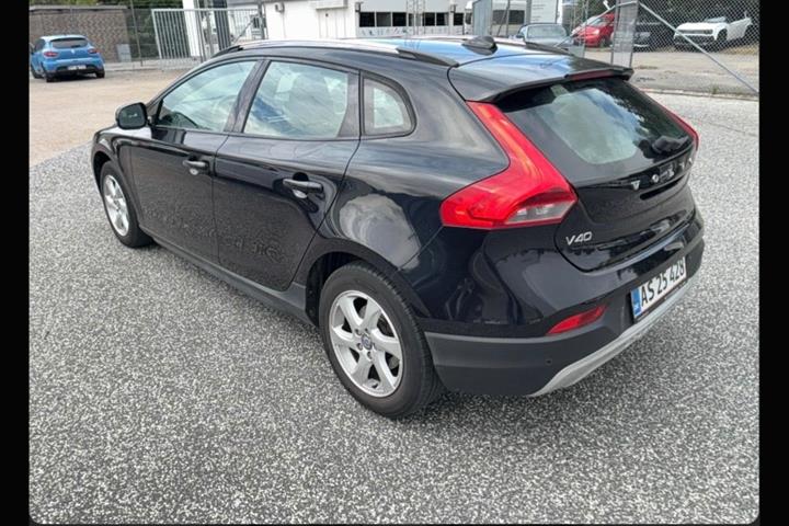 Sort Volvo V40 fra 2014