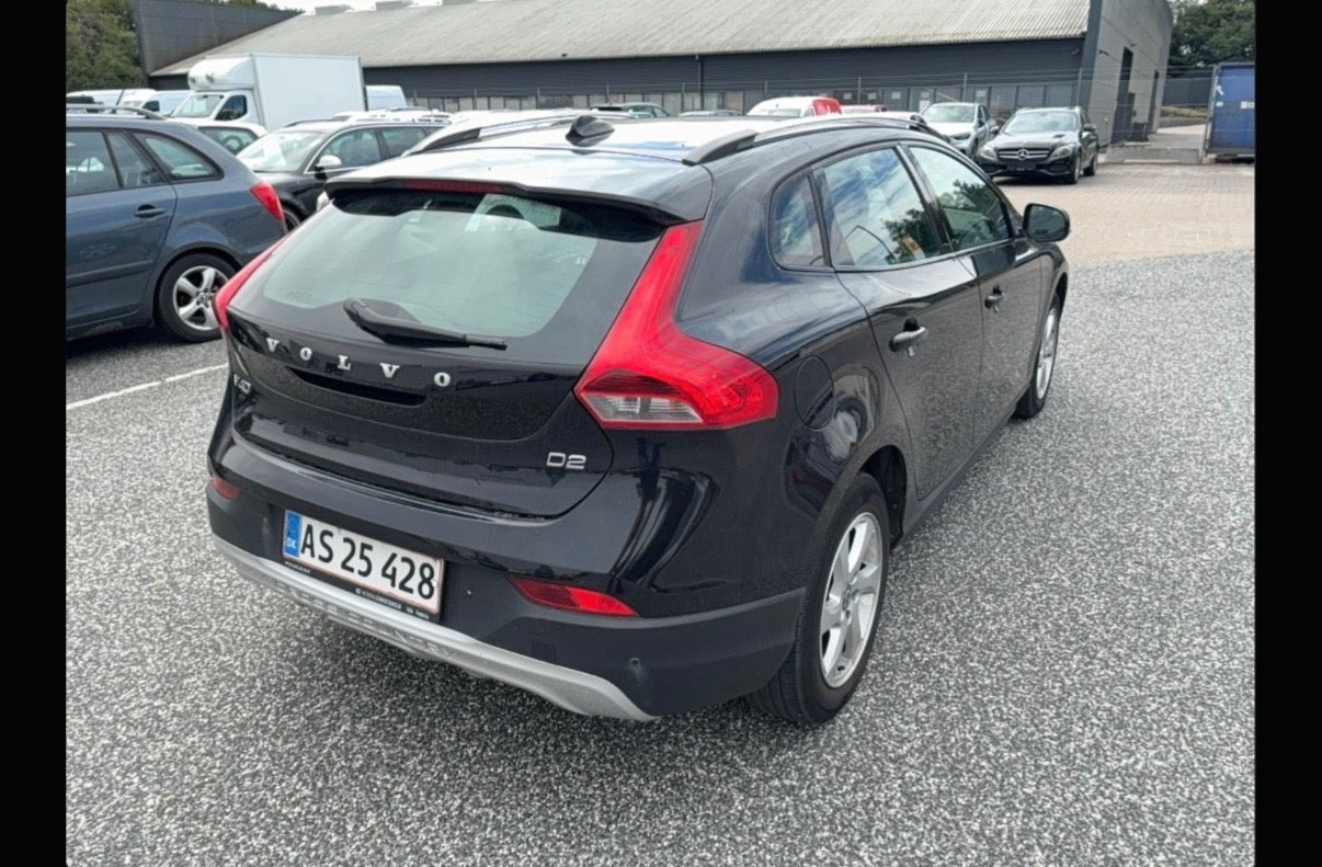 Sort Volvo V40 fra 2014