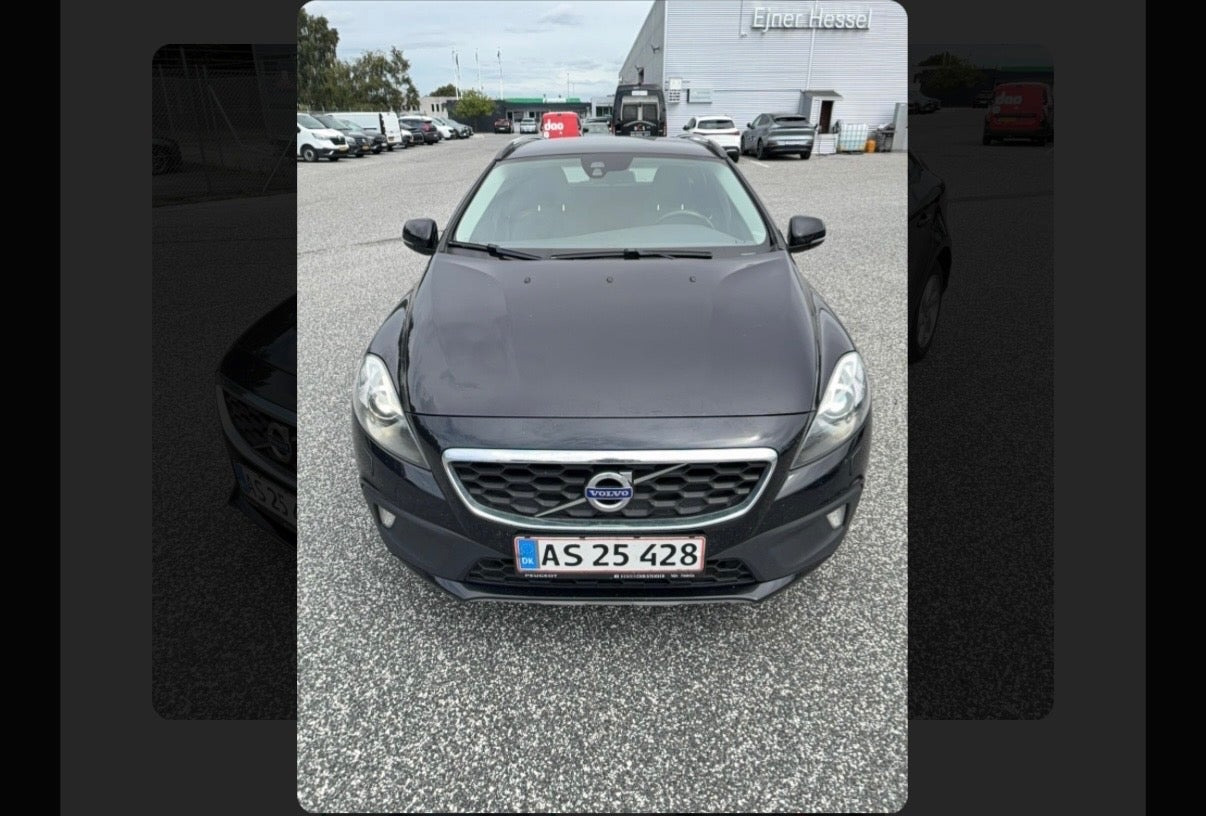 Sort Volvo V40 fra 2014