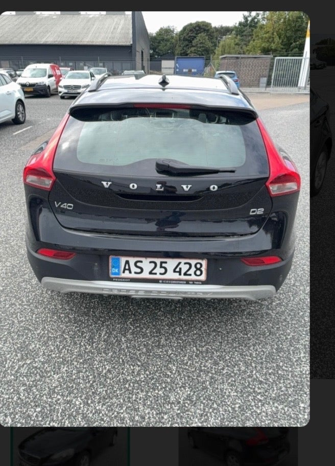 Sort Volvo V40 fra 2014