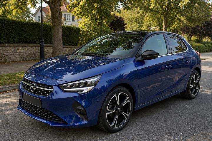 Blå Opel Corsa fra 2020
