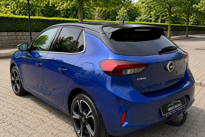 Blå Opel Corsa fra 2020