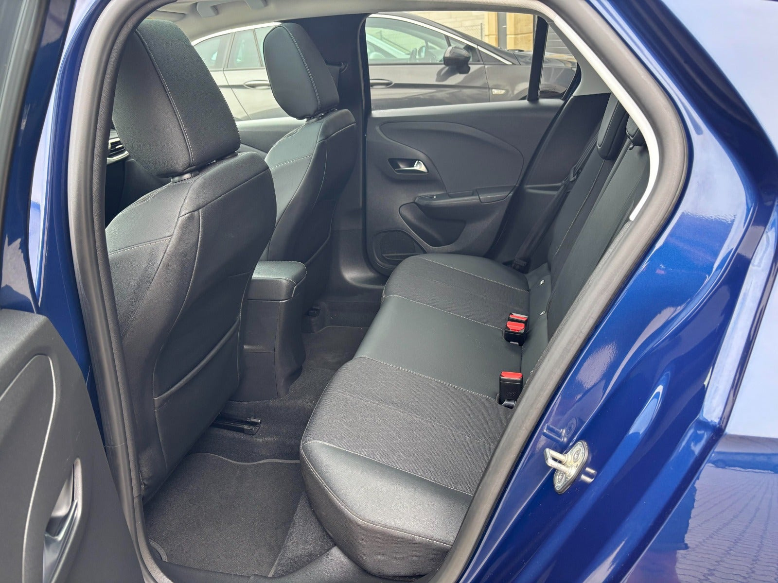 Blå Opel Corsa fra 2020
