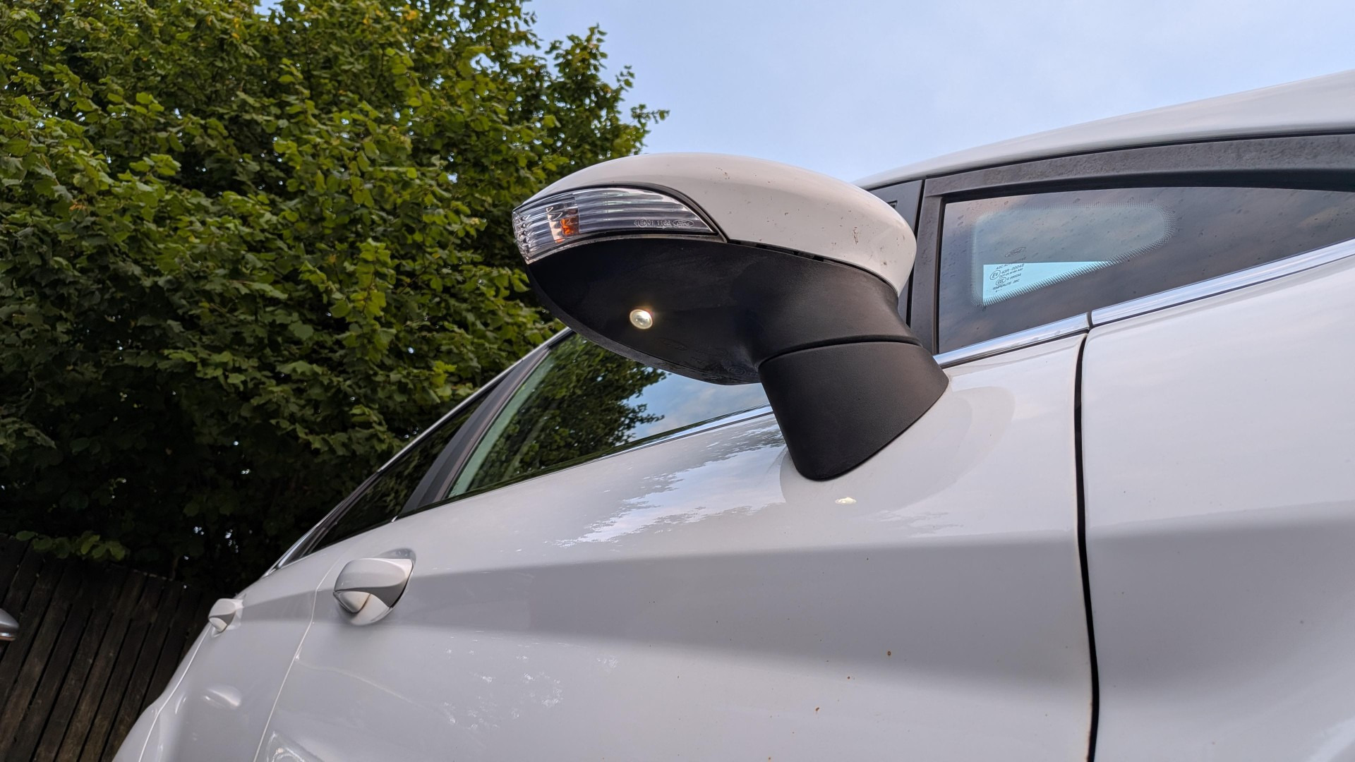 Hvid Ford Fiesta fra 2013