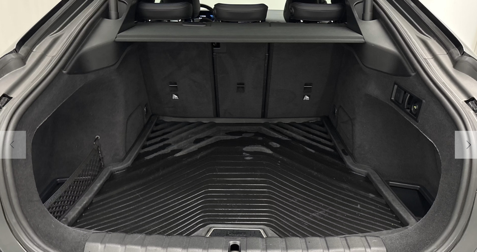 Sort BMW i4 fra 2024