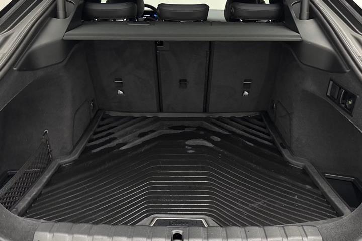 Sort BMW i4 fra 2024
