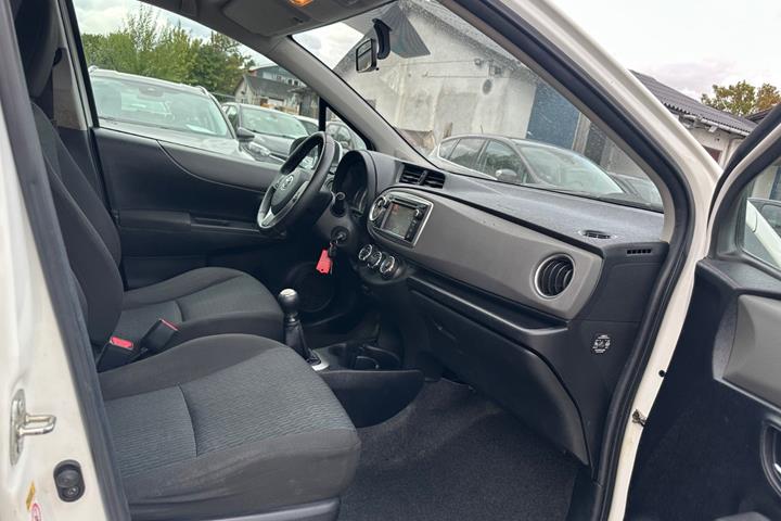 Hvid Toyota Yaris fra 2012