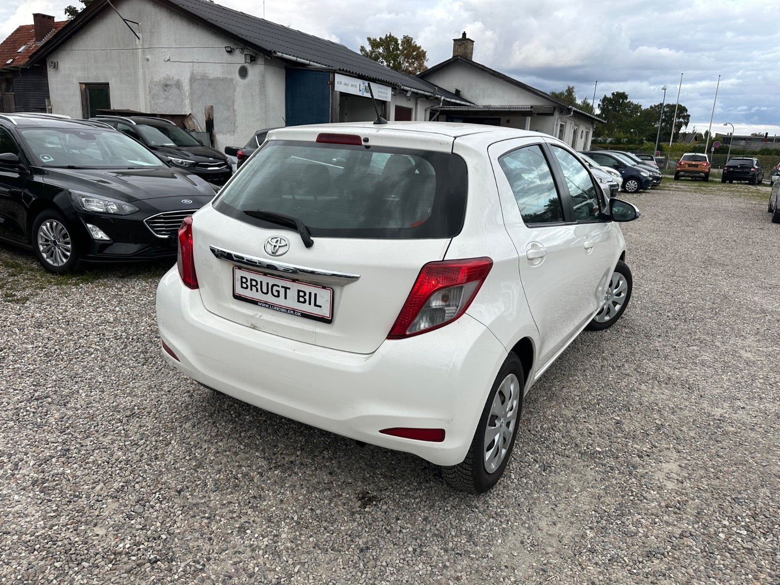 Hvid Toyota Yaris fra 2012