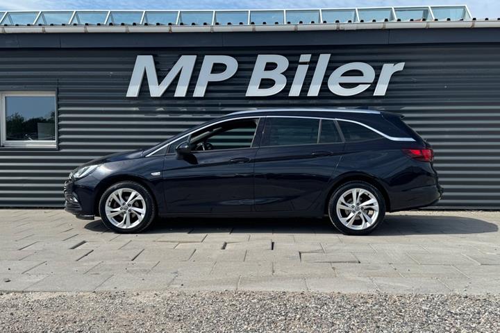 Blå Opel Astra fra 2018